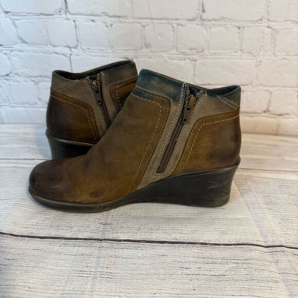 Keen Brown Wedge Ankle Boots - Picture 7 of 9